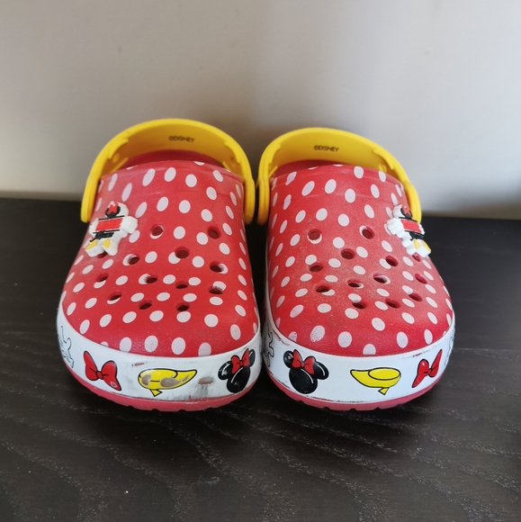 Disney Lightning Crocs - Picture 3 of 9